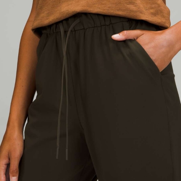 Lululemon Stretch High-Rise Jogger Pant Dark Olive Style W5DQDS Size 2 - Picture 2 of 11